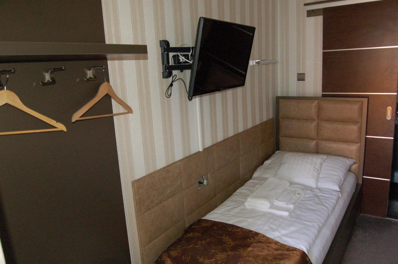 Control Motel Jászberény エクステリア 写真